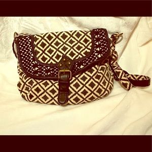 ☂️ NWOT Cross-body cream and black cloth bag